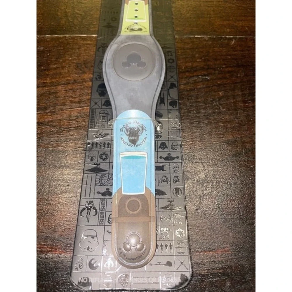 Disney Parks Star Wars Galaxy's Edge‎ Blue & Green Milk Magicband Linkable